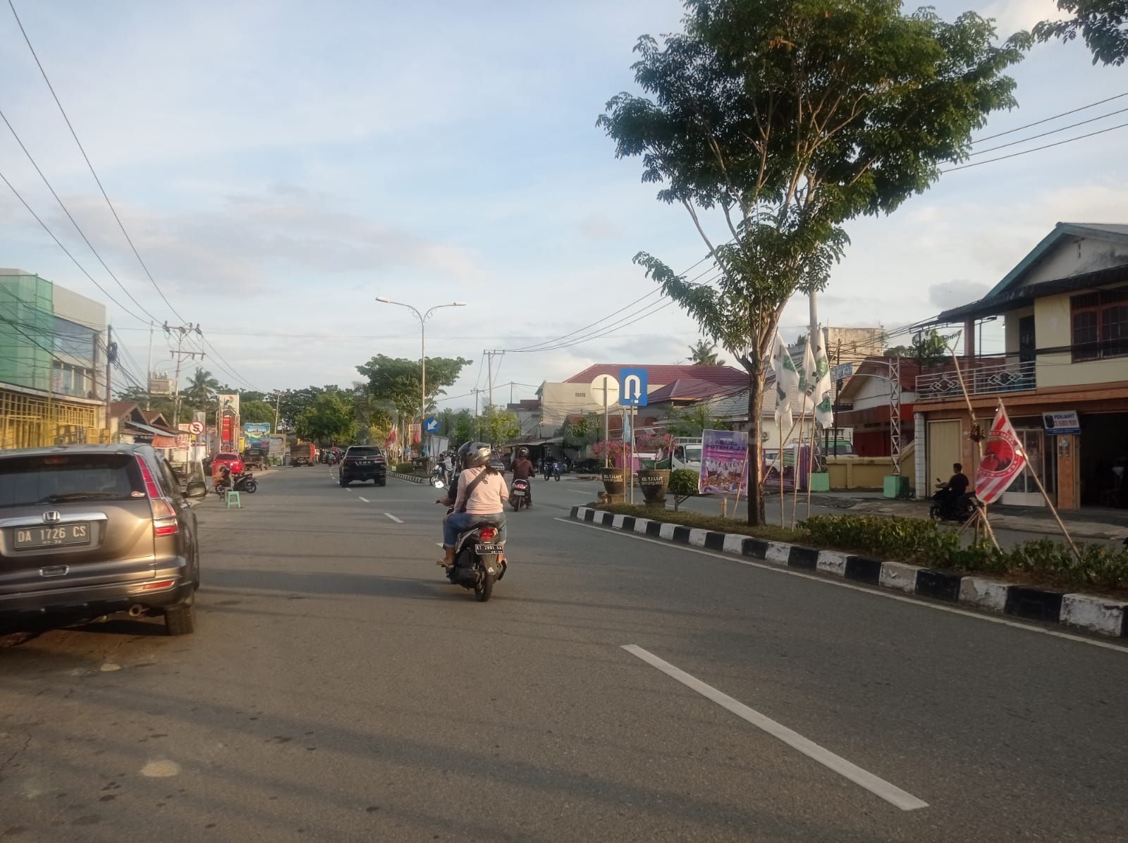 SISI KOTA: Salah satu gambaran jalan di Bontang. Banyak harapan masyarakat agar kota ini bisa semakin maju di bawah kepala daerah yang nanti terpilih di Pilkada 2024.