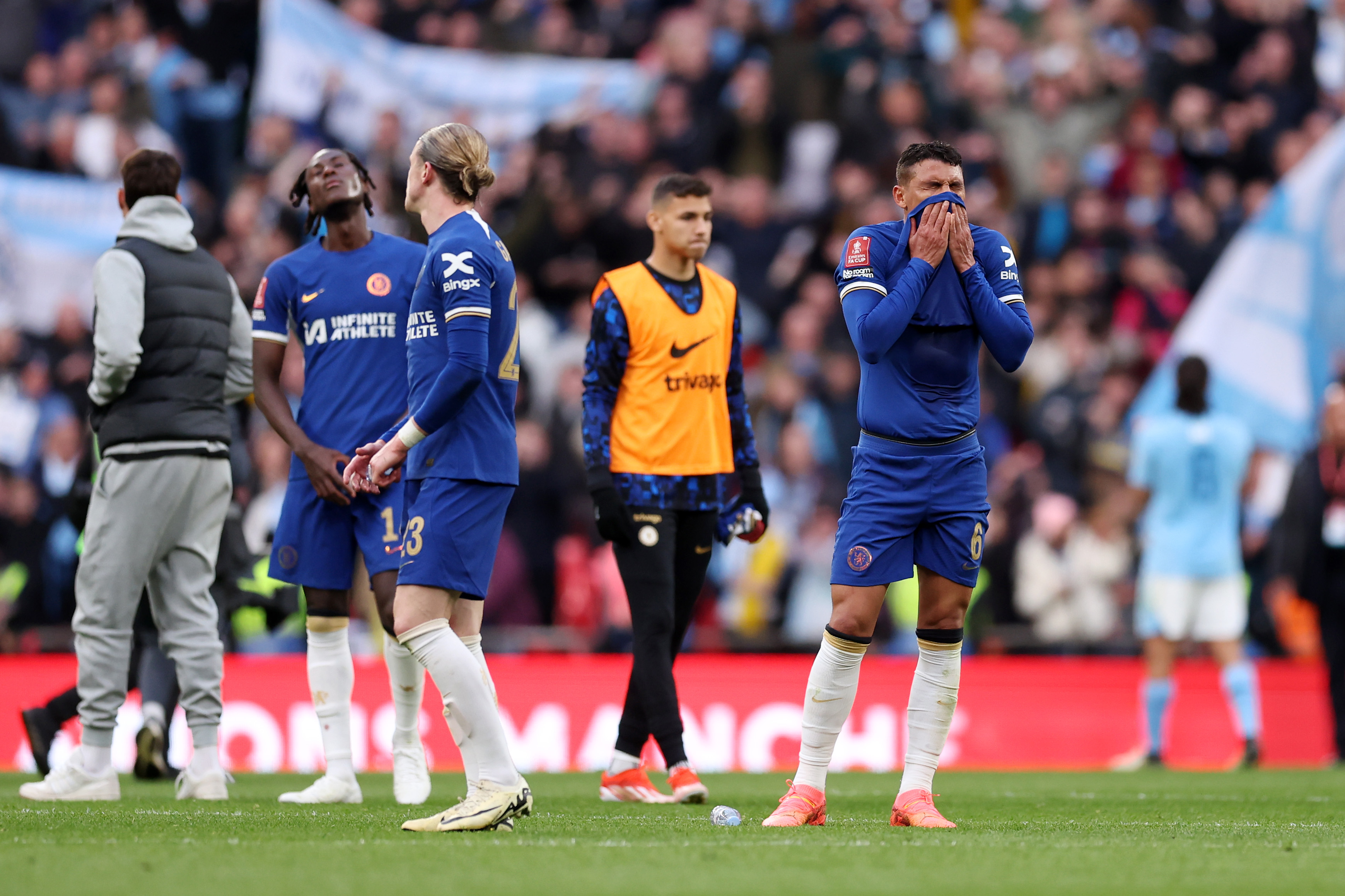 SAMPAI SEMIFINAL: Langkah Thiago Silva dkk di Piala FA dihentikan Manchester City.&nbsp;&nbsp;