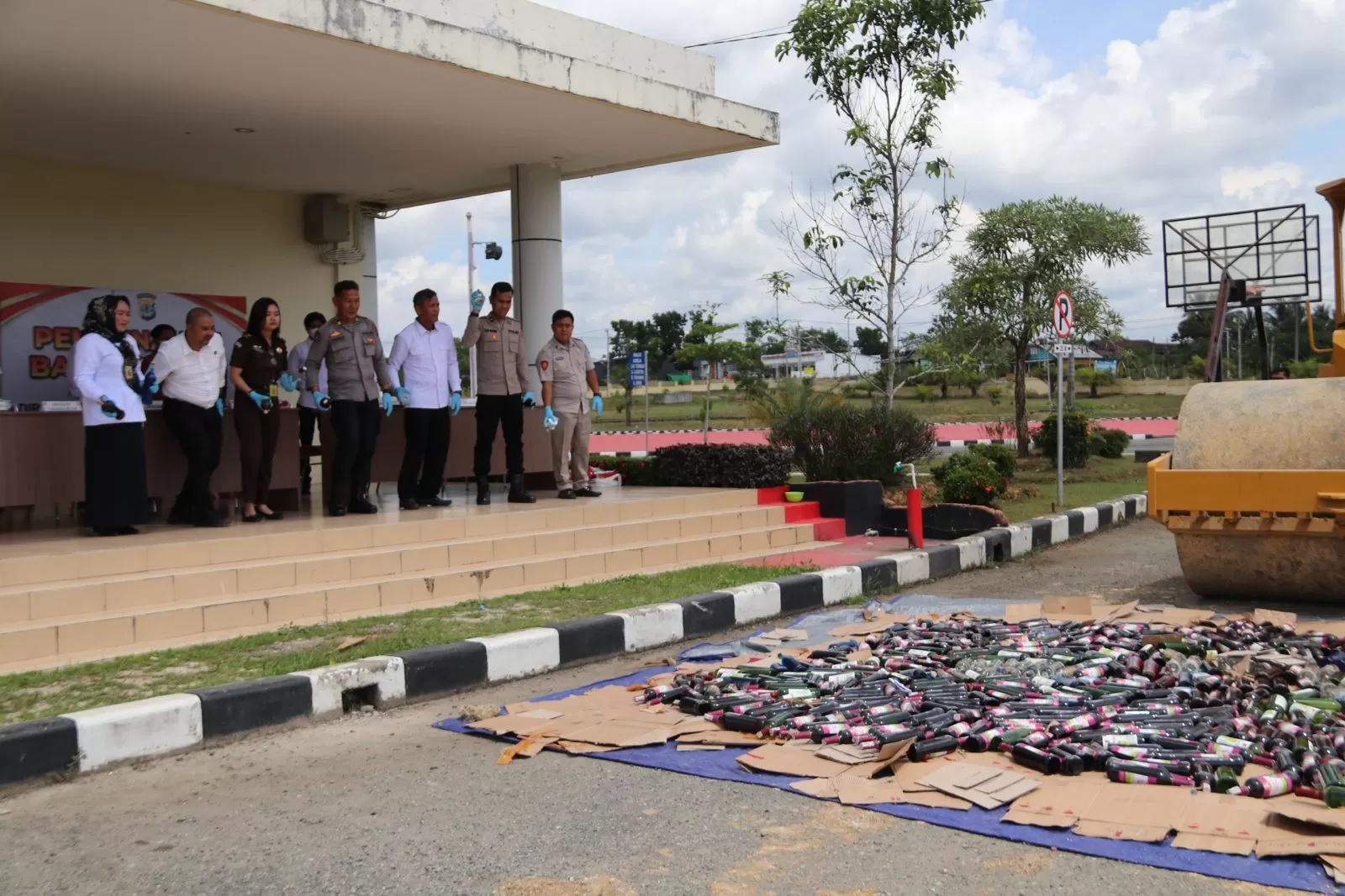 Pemusnahan miras oleh Polda Kaltara.