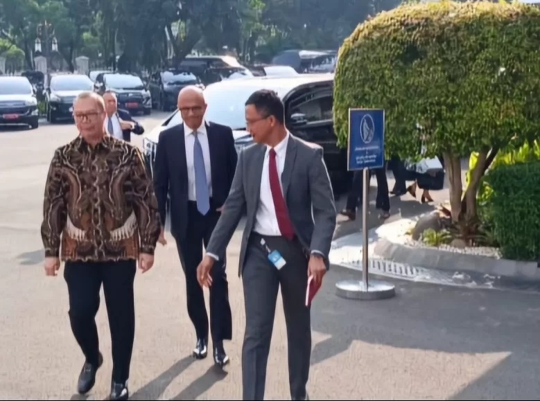 Chairman & CEO Microsoft, Satya Nadella menemui Presiden Joko Widodo (Jokowi) di Istana Kepresidenan, Jakarta, Selasa (30/4). (Istimewa )