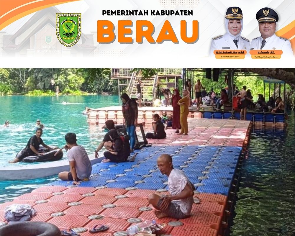 HARUS ADA SOP: Wisatawan saat menikmati keindahan Danau Labuan Cermin yang telah dibuka kembali sejak Januari 2024.