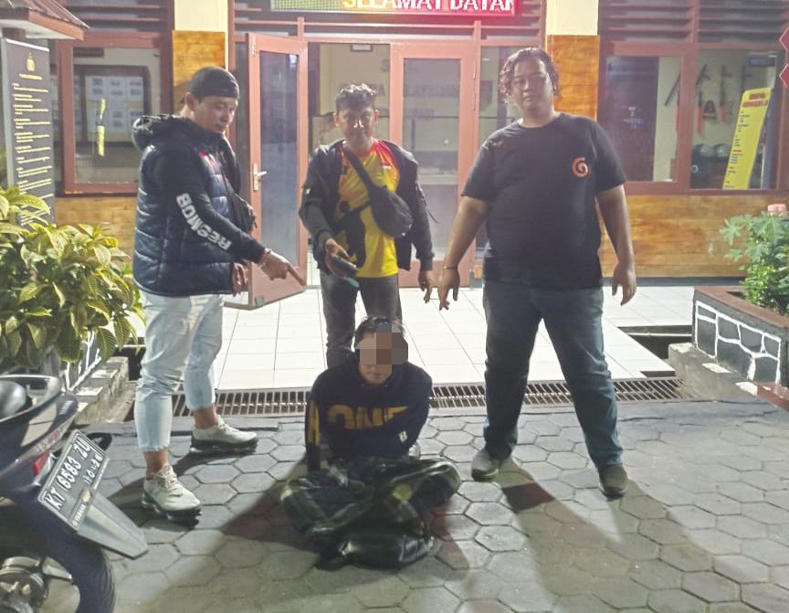 Tersangka JCS saat ditangkap oleh Unit Reskrim Polsek Balikpapan Selatan.