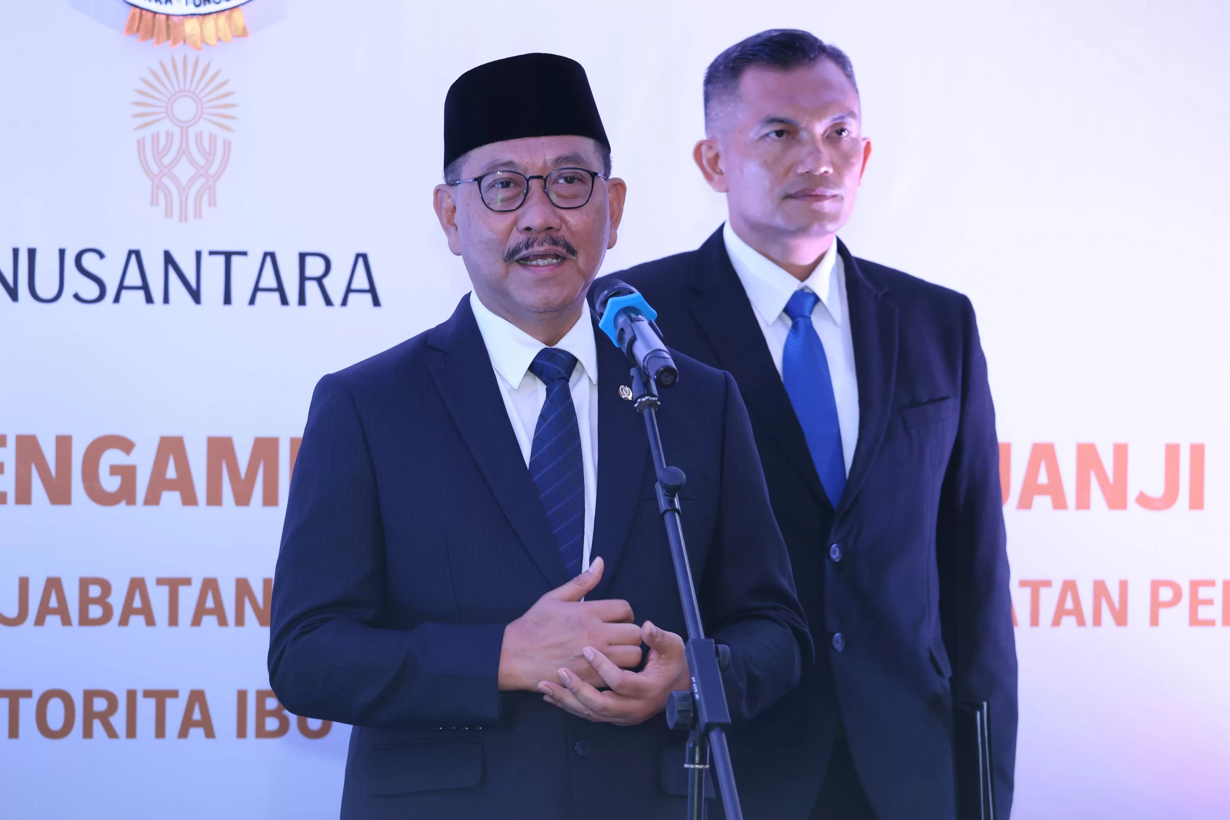 TAMBAHAN AMUNISI: Bambang Susantono melantik enam direktur baru di Otorita IKN yang berlangsung di HPK, Sepaku, PPU, Rabu (8/5).