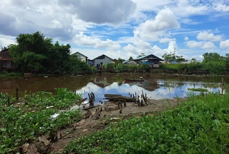 MASIH DICARI: Sungai di Gang Safari tempat buaya sepanjang 1,5 meter itu menampakkan diri. (FOTO: WAHYU RAMADHAN/RADAR BANJARMASIN)