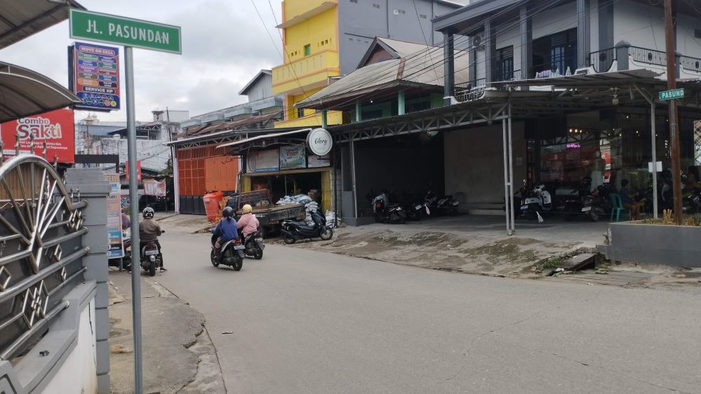 PEMBANGUNAN: Jalan Pasundan akan mulai ditutup seiring proyek lanjutan peningkatan drainase yang ditarget pertengahan Mei ini, Jumat (10/5).