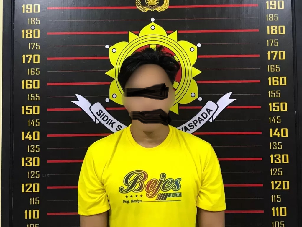 DN, pelaku pencurian di sebelas TKP di Kabupaten Kubu Raya akhir ditangkap polisi. Pelaku nekad mencuri karena ketagihan sabu dan judi online.