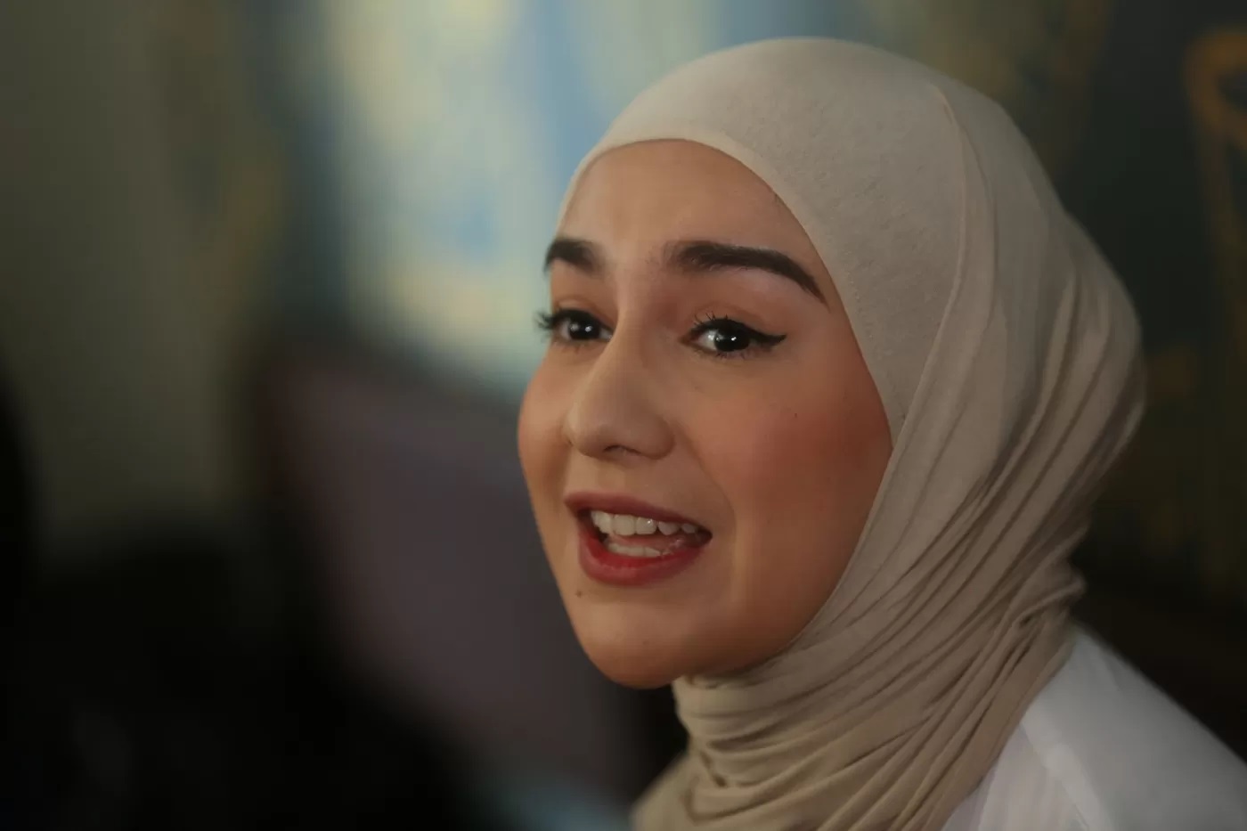 Irish Bella saat jumpa pers terkait pemberitaan yang menyangkut dengan dirinya dan mantan suaminya di Cinere, Depok, Jawa Barar, Senin (18/12/2023). (IMAM HUSEIN/JAWA POS)