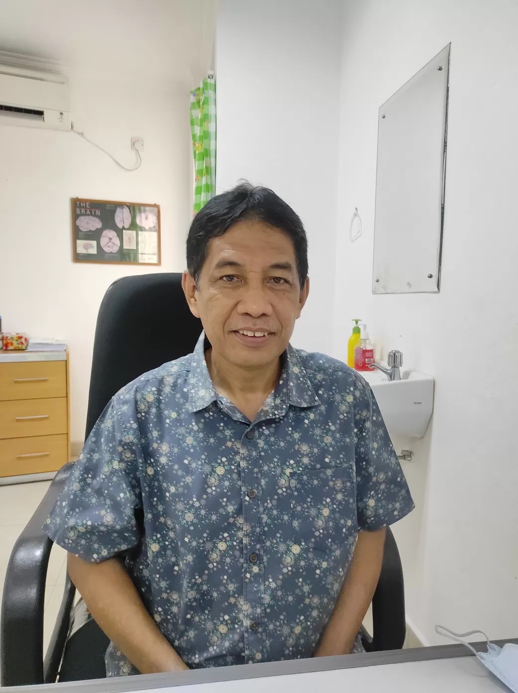 spesialis penyakit dalam-konsultan reumatologi dr Natsir Akil