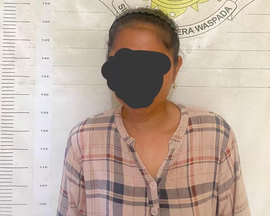 DIRINGKUS: SIS (28) diringkus kepolisian saat Ops Sikat Intan 2024. Ia diduga mencuri tas Erna (39) pada 2023 silam. (Foto: Polsek Angsana untuk Radar Banjarmasin)