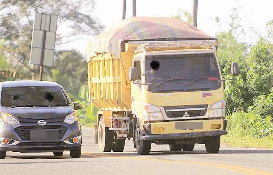 ilustrasi hauling batu bara