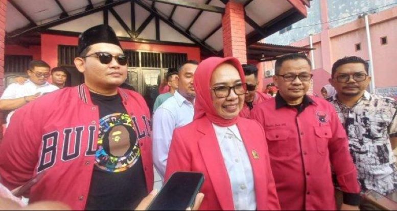 Hj Najirah yang mendaftar lewat PDIP di Pilwali Bontang.