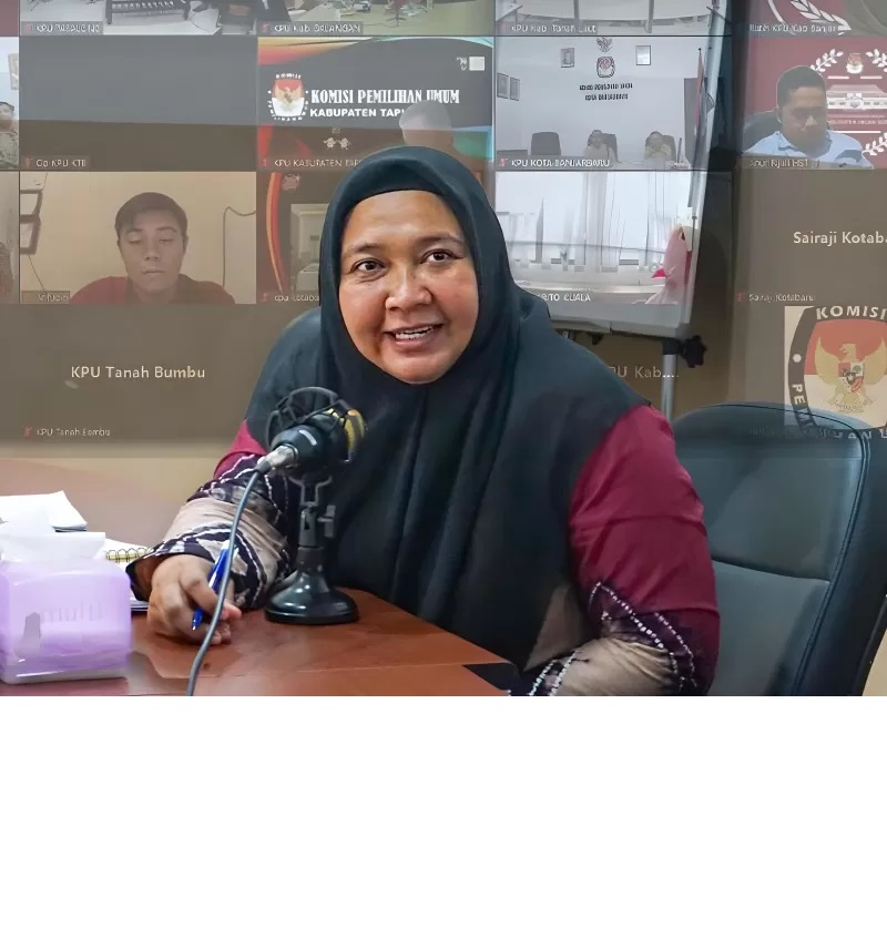 HANYA MENUNGGU: Koordinator Divisi Teknis dan Penyelenggara KPU Kalsel, Nida Guslaili menunggu petunjuk teknis dari KPU RI perihal mundur atau tidaknya caleg terpilih jika maju di Pilkada. (Oscar)