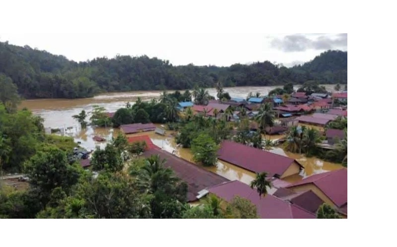 TERPARAH. Banjir terparah terjadi di ibu kota kabupaten di Kecamatan Ujoh Bilang. Ketinggian air mencapai 4 meter.