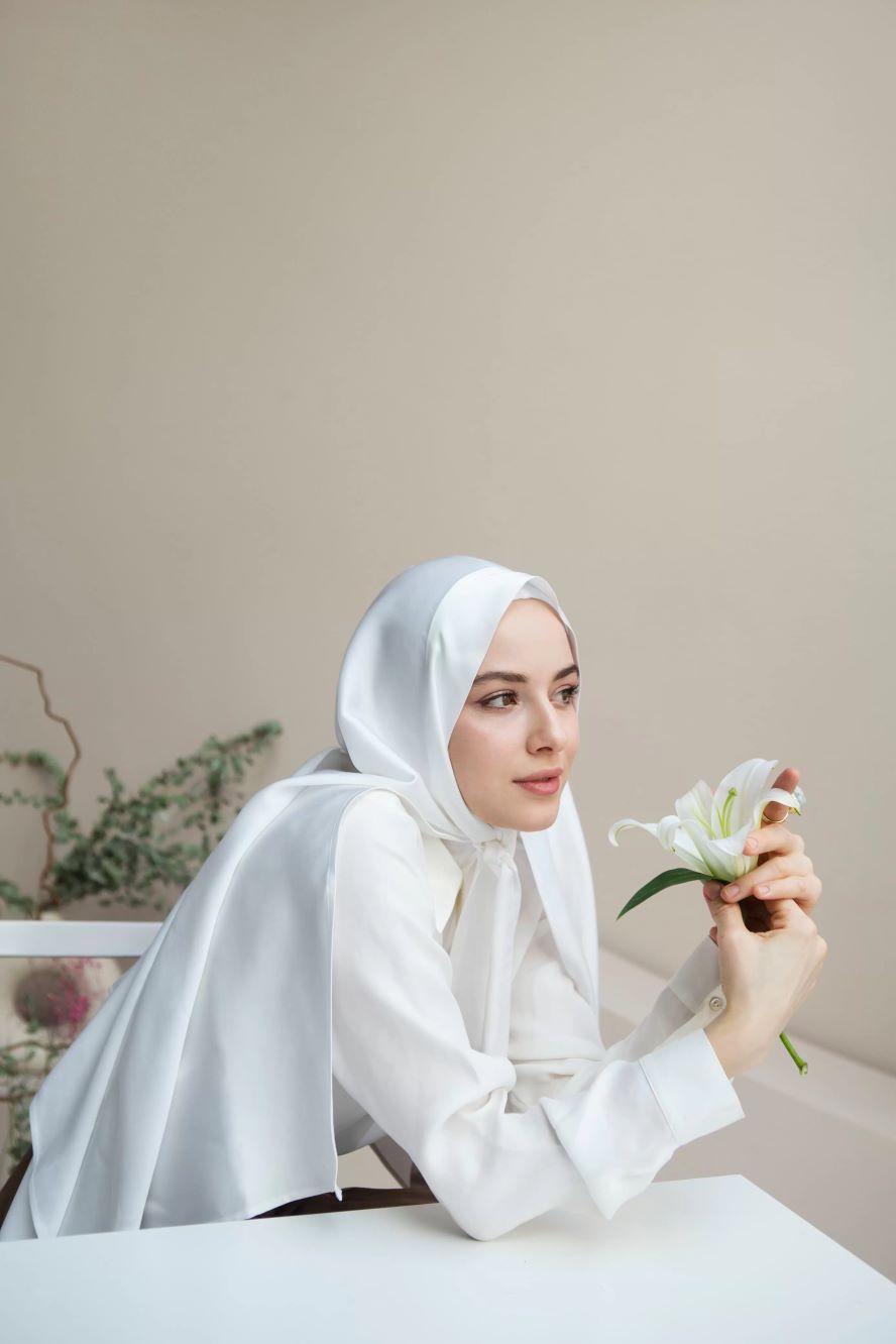 ilustrasi wanita berjilbab