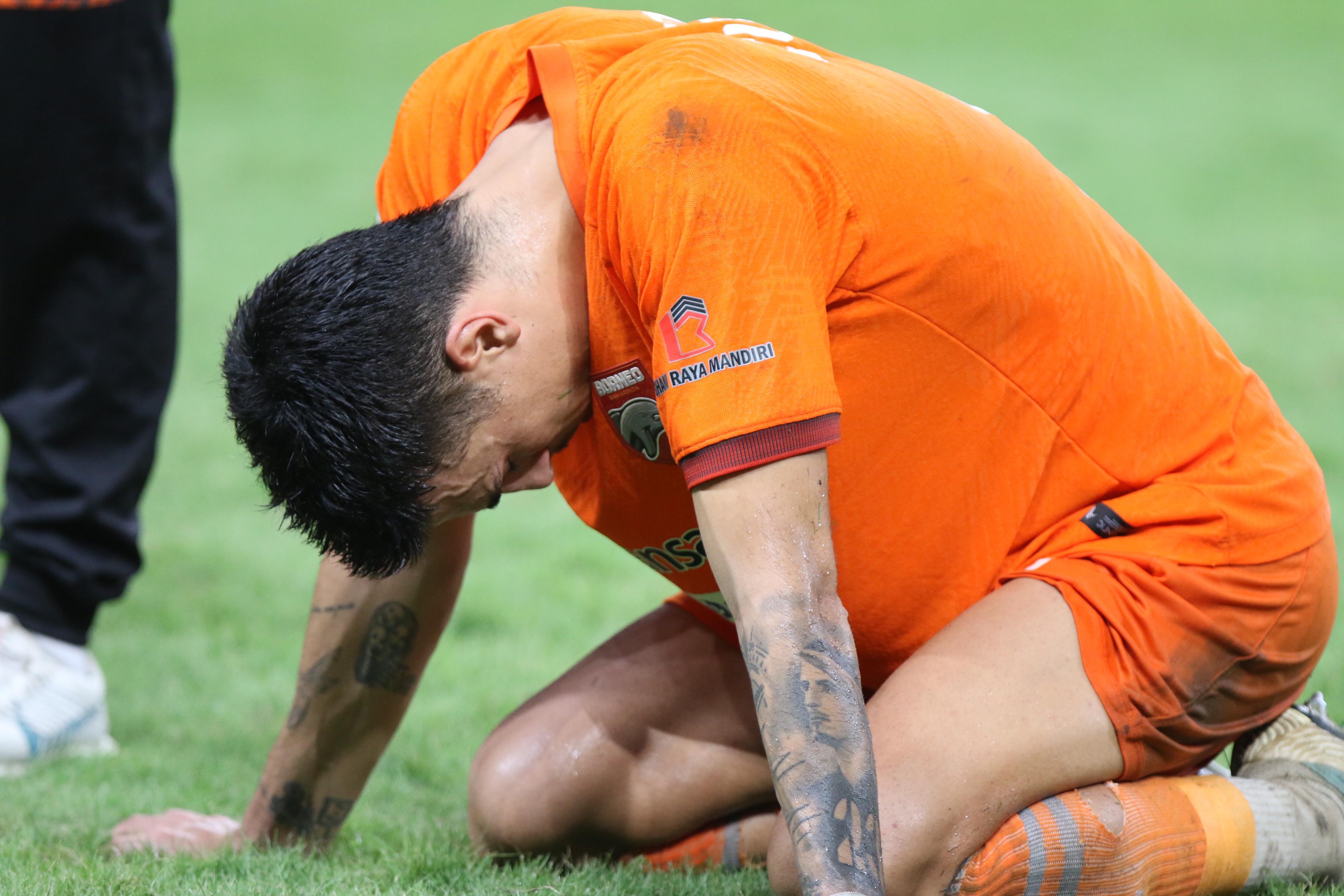 Pemain Borneo FC tak mampu menyembunyikan kekecewaan setelah tunduk 2-3 atas Madura United.