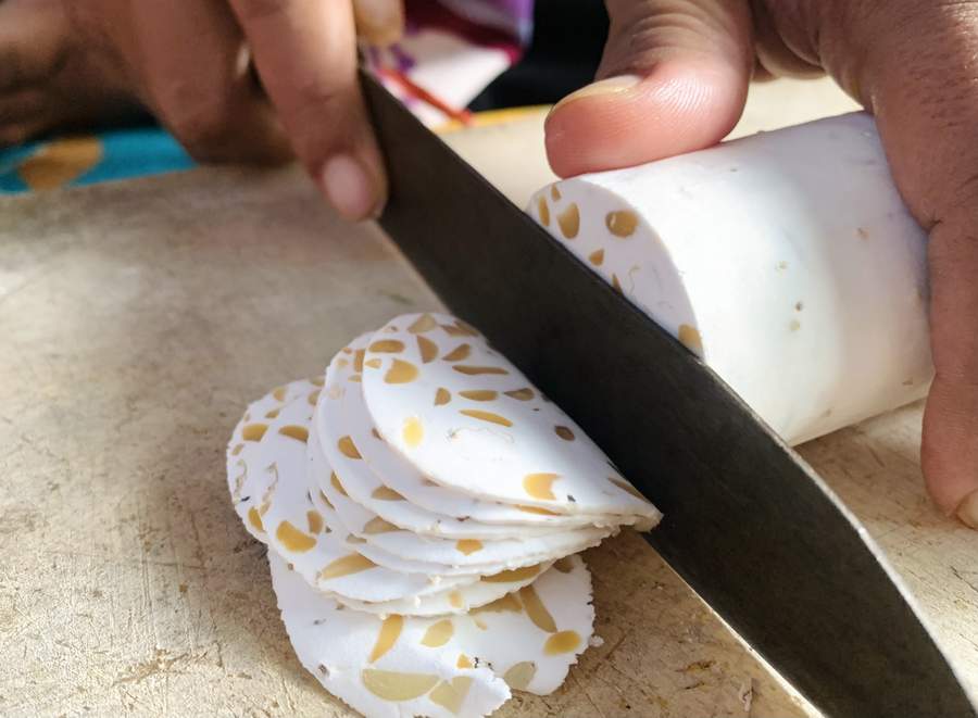 Harga tempe bisa naik jika rupiah terus tertekan oleh dolar.