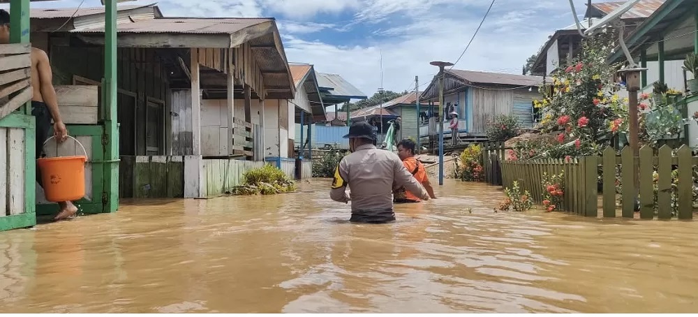 BENCANA: Banjir yang melanda beberapa wilayah di pedalaman Kabupaten Malinau, Kaltara.