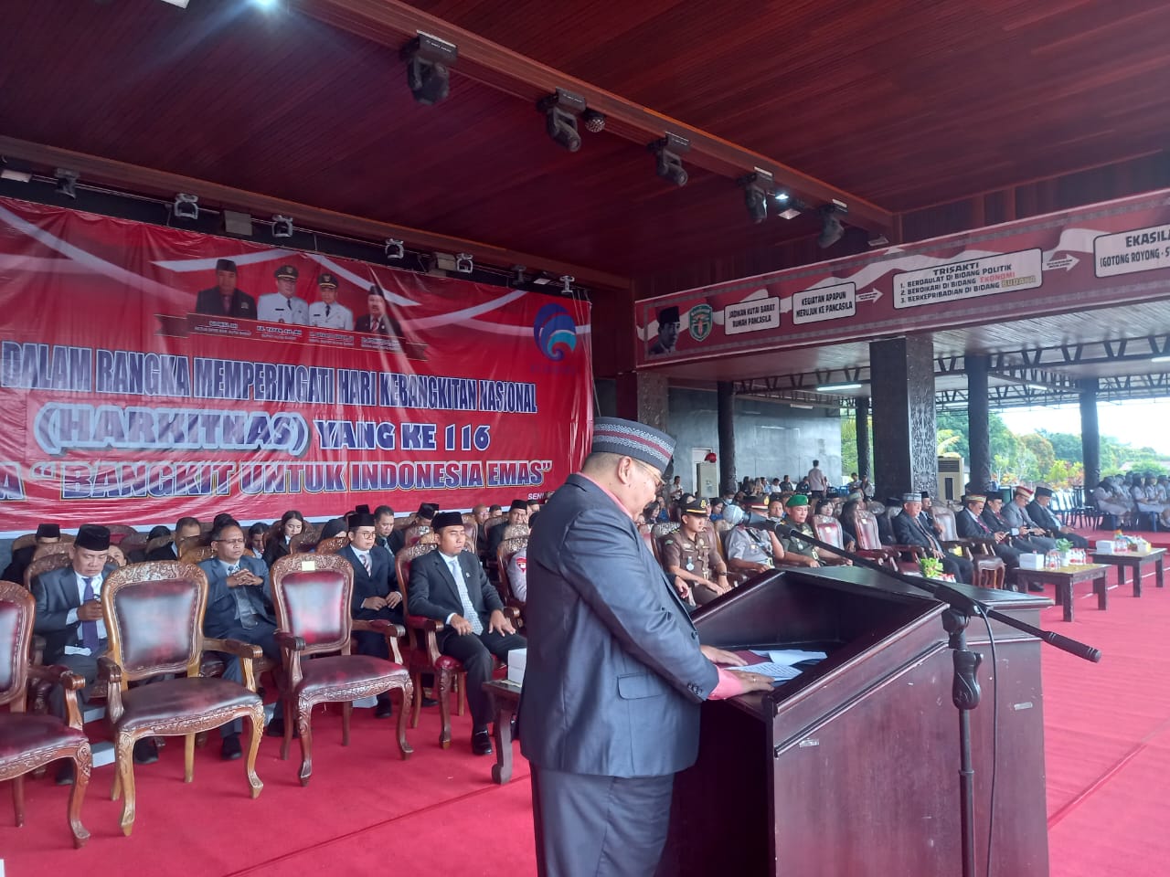 Sekda Kabupaten Kutai Barat, Ayonius saat menyampaikan sambutan .( K.Sunardi/ KP)