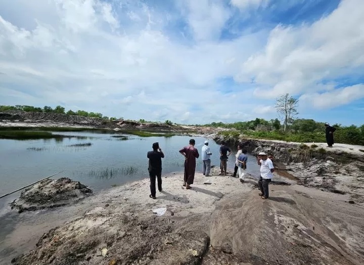 DILINDUNGI? Lokasi kolam galian C di Kecamatan Samboja yang menjadi tempat seorang remaja meregang nyawa. Meski sudah dinyatakan ilegal oleh Dinas ESDM Kaltim, namun belum ada tindakan dari aparat
