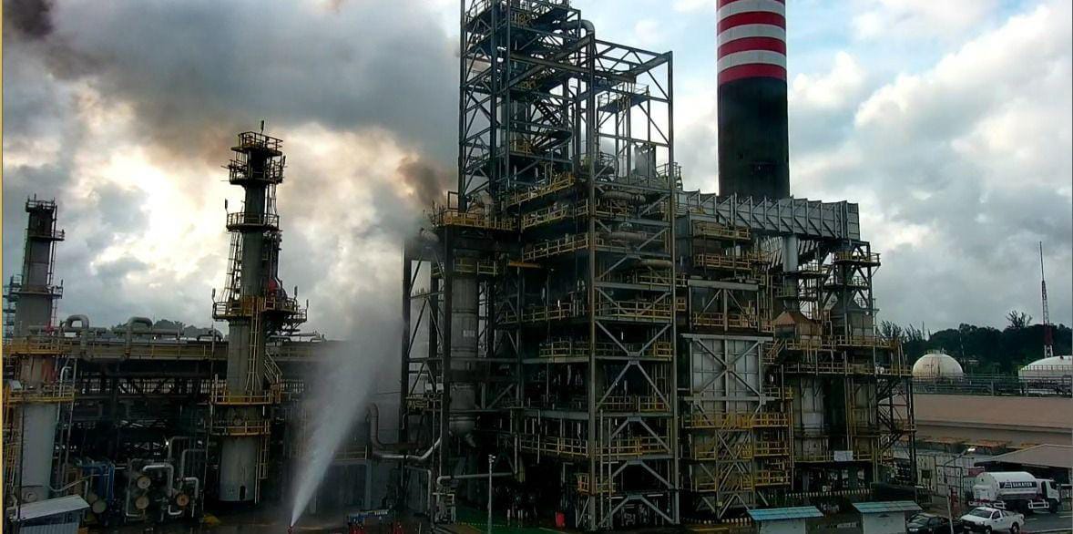 Tim pemadam kebakaran berhasil memadamkan api yang berkobar di area Kilang Pertamina Balikpapan, Sabtu (25/5/2024) sekira pukul 07.30 Wita.