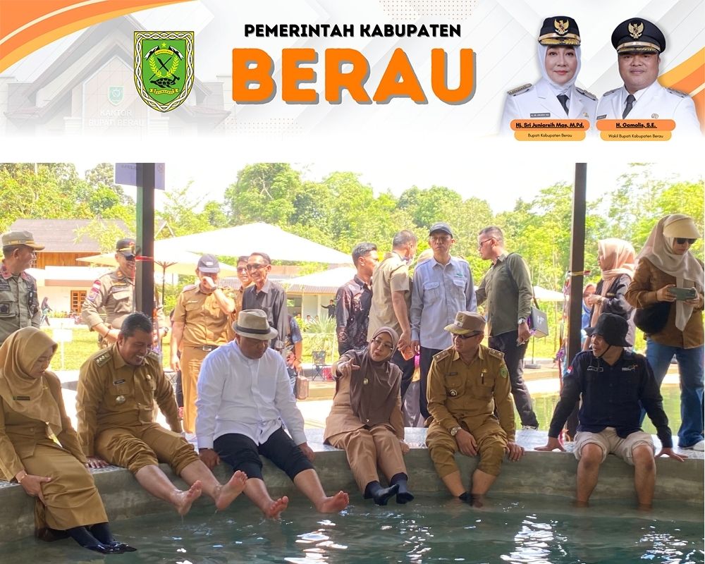 HARUS AKTIF: Bupati Berau Sri Juniarsih dan Wakil Bupati Berau Gamalis bersama jajaran pemerintah kecamatan dan kampung di pesisir selatan.