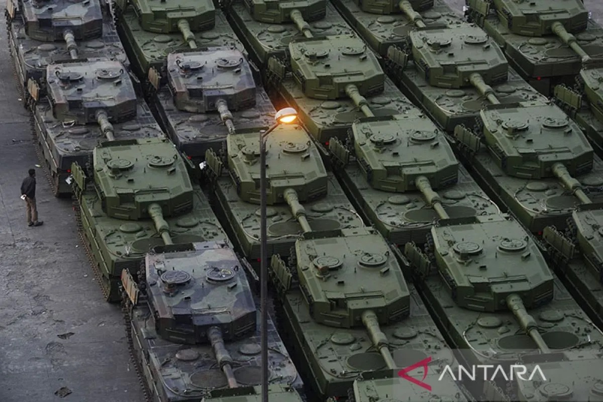 Tank Leopard asal Jerman. ANTARA FOTO/Wahyu Putro A/ed/Spt/pri.