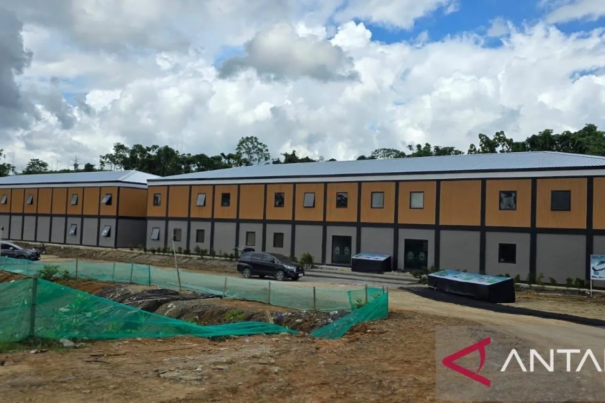 Kondisi pembangunan asrama pemusatan latihan timnas Indonesia tahap 1 yang terletak di Penajam Paser Utara, Kalimantan Timur, Minggu (26/05/2024). (ANTARA/HO-PSSI)