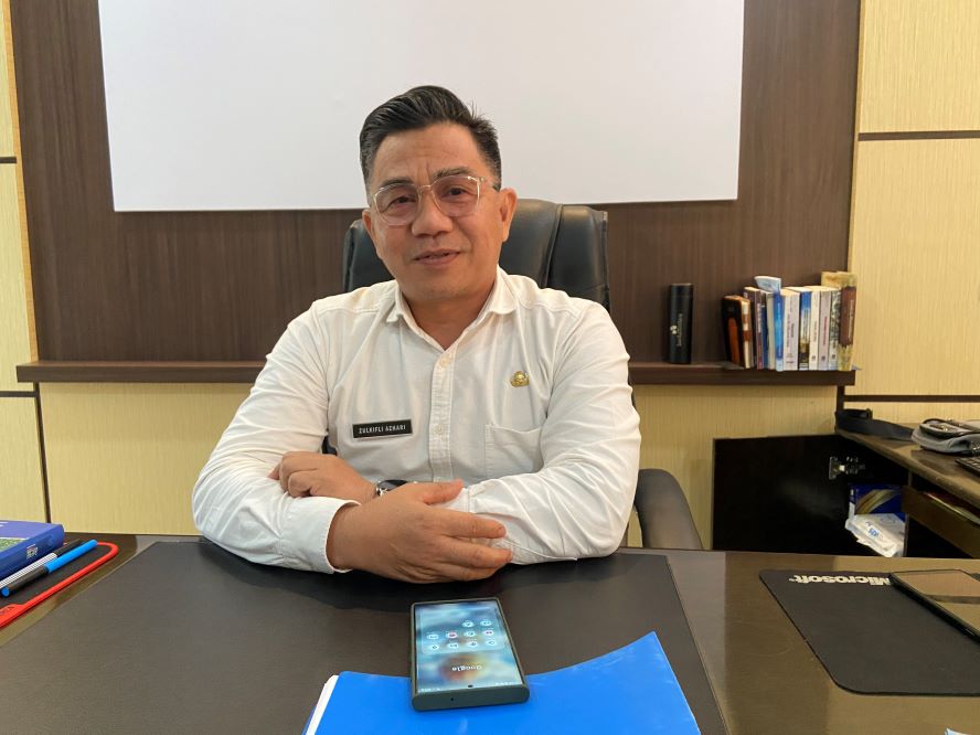 Kepala Disnakertrans Berau Zulkifli Azhari
