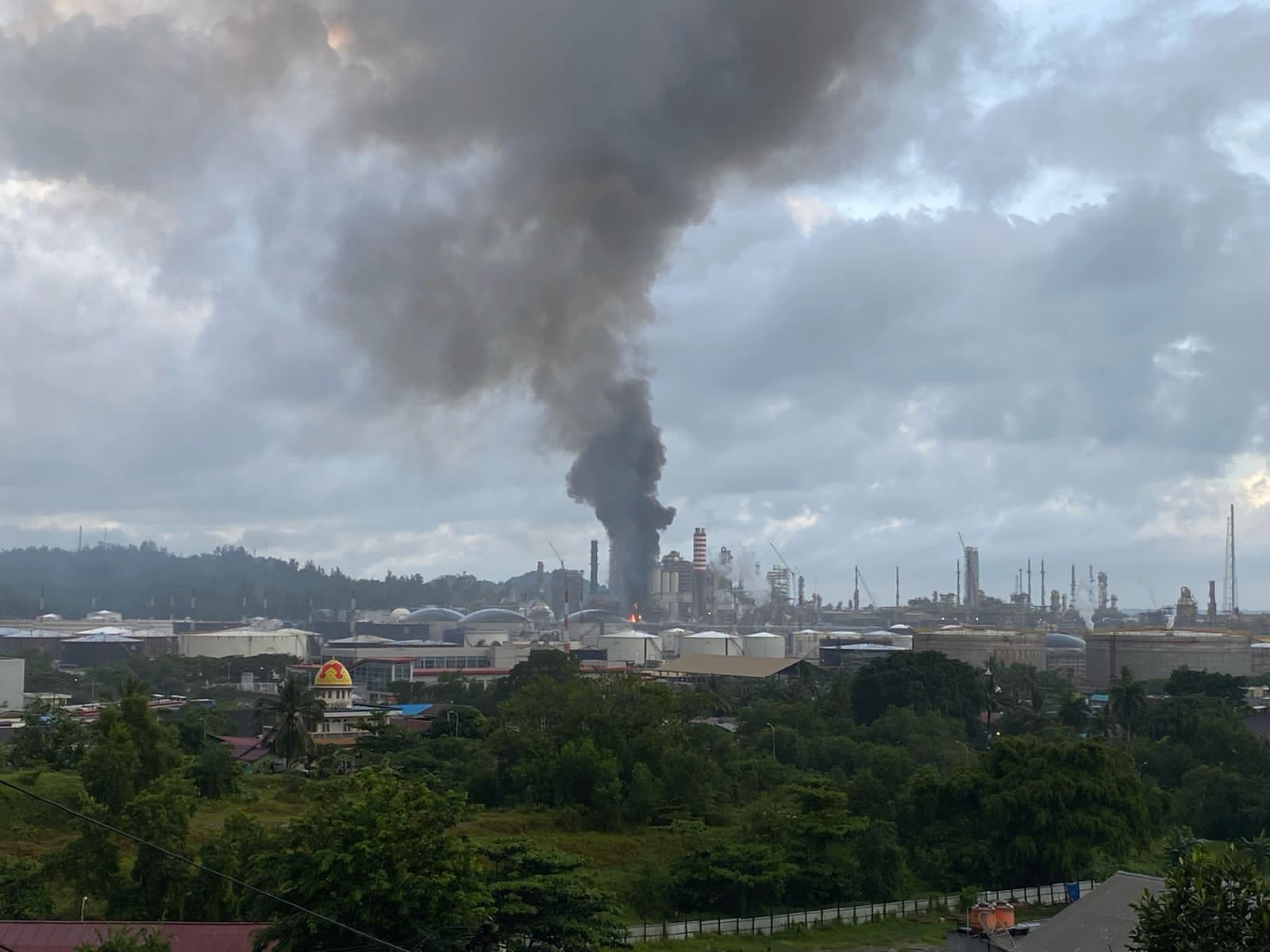 Pertamina didesak lebih terbuka menyampaikan hasil investigasi kebakaran kilang kepada media dan publik.