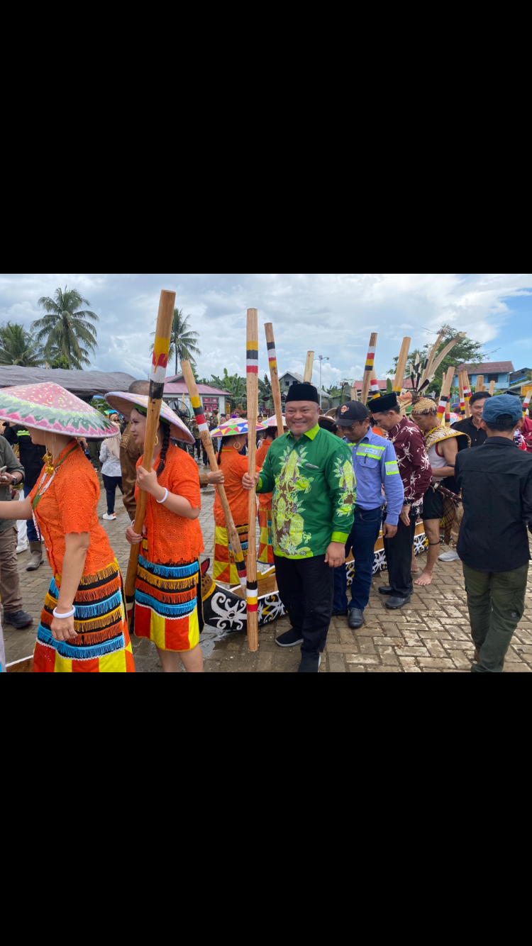 FESTIVAL BUDAYA: Keseruan perayaan pesta adat Lesung Osap di Kampung Bena Baru, Kecamatan Sambaliung, Berau.