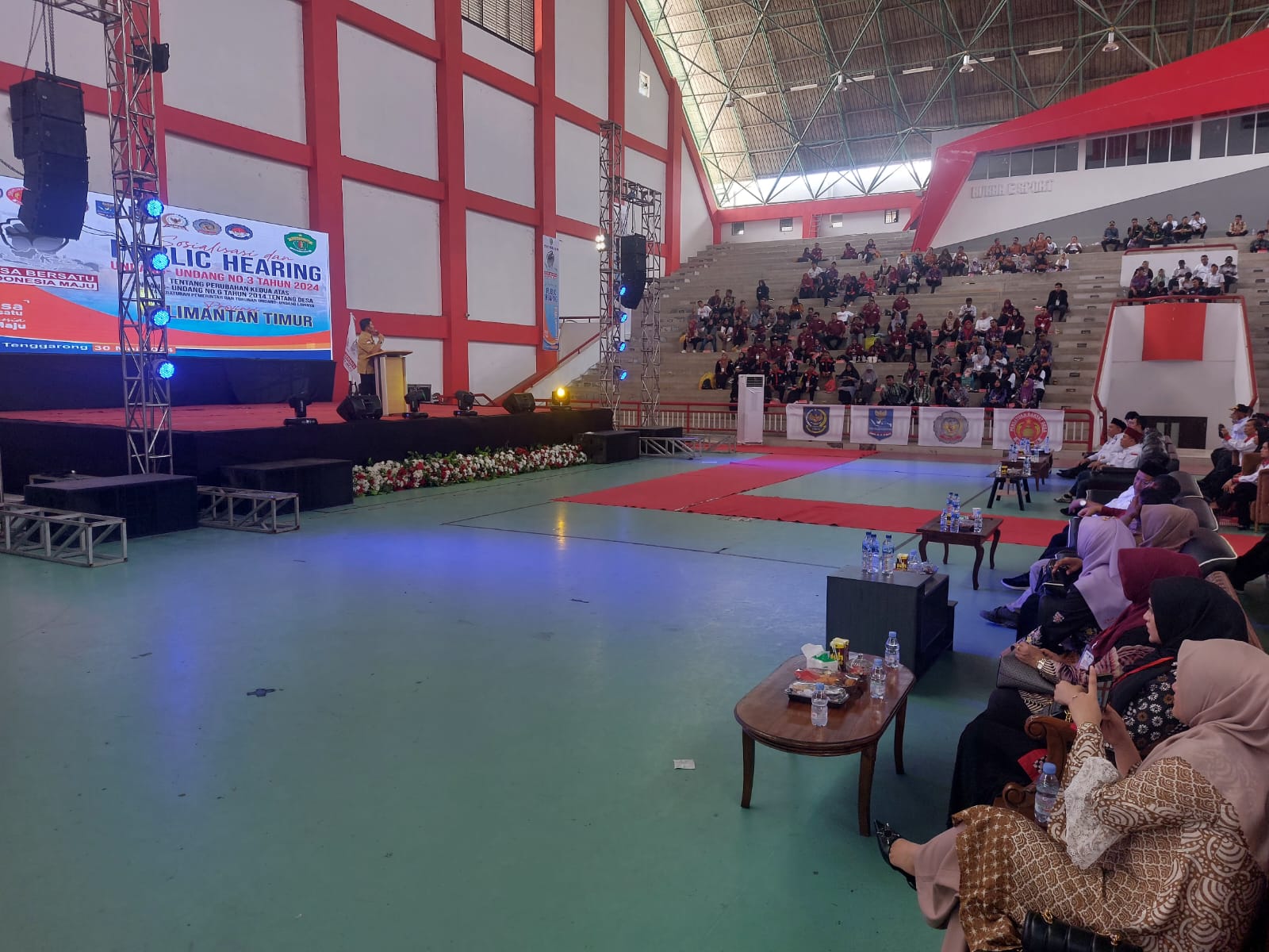 Sosialisasi dan Public Hearing tentang UU No 3 Tahun 2024 perubahan kedua atas UU No 6 Tahun 2014 tentang desa di Kabupaten Kutai Kartanegara yang dihadiri Pemerintah Desa se-Kaltim (Elmo/Prokal.co)