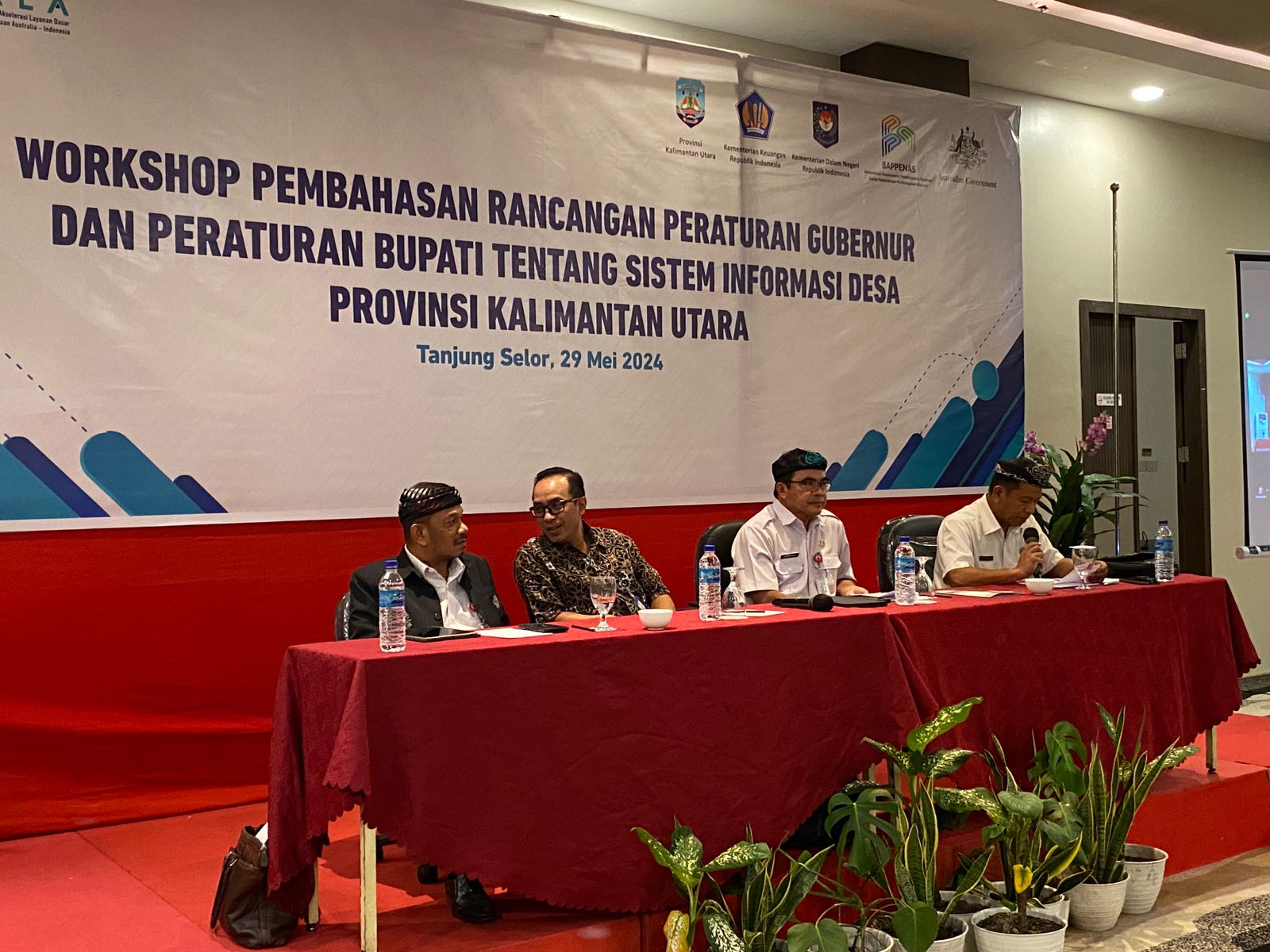 Sekprov Kaltara, Dr H Suriansyah membuka workshop SID di Hotel Luminor, Rabu (29/5).