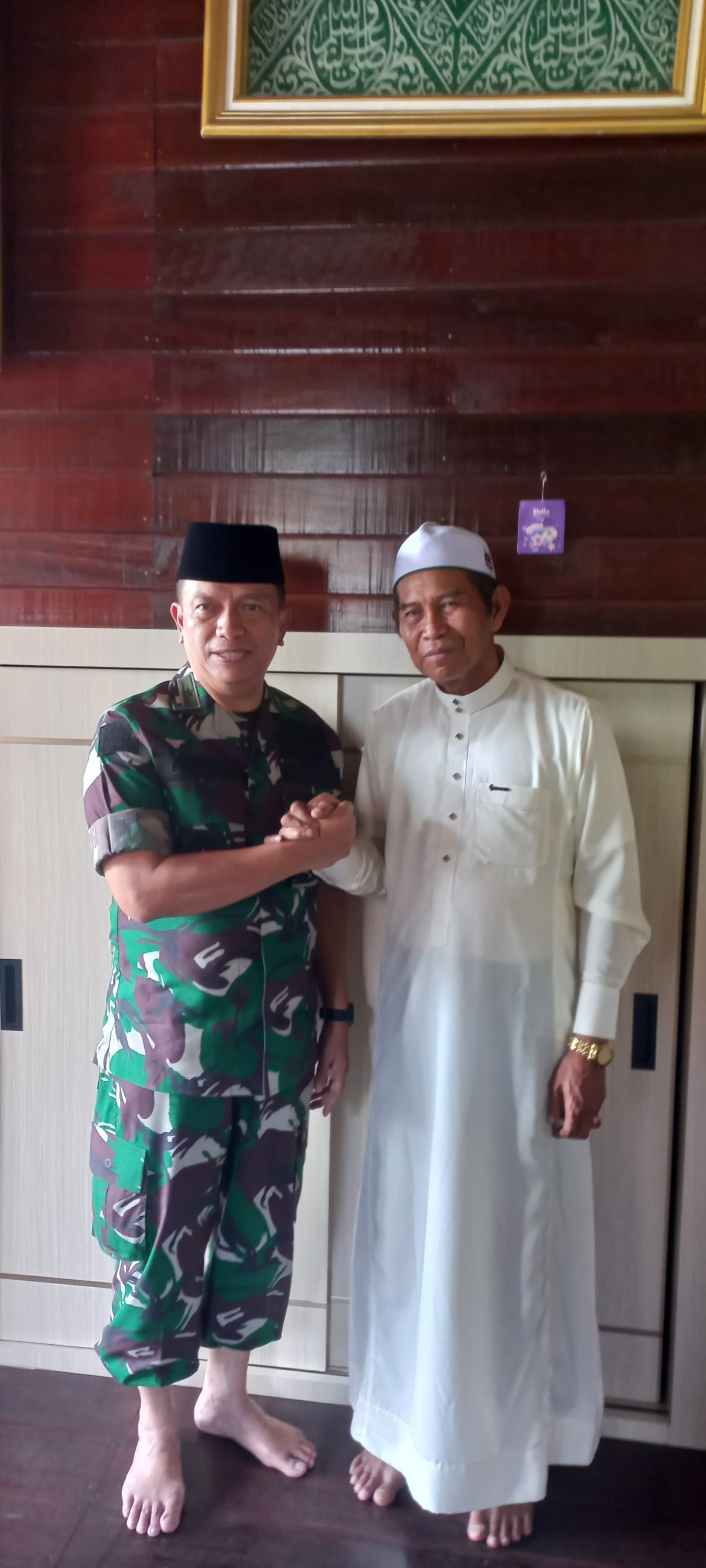 Brigjen TNI Dendi Suryadi SH, MH dan KH. Saifuddin Marzuki.
