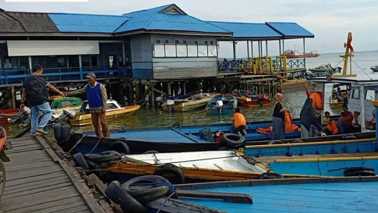 JALAN MASUK: Pelabuhan Kelotok Penajam salah satu pintu masuk ke PPU dari Balikpapan via teluk, di samping bisa menggunakan speedboat atau kapal feri.