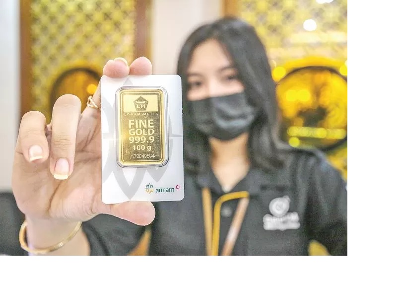 Di tengah polemik korupsi tata kelola komoditas emas, Antam memastikan seluruh produk emas logam mulia Antam dilengkapi sertifikat resmi. Sehingga keasliannya terjamin.
