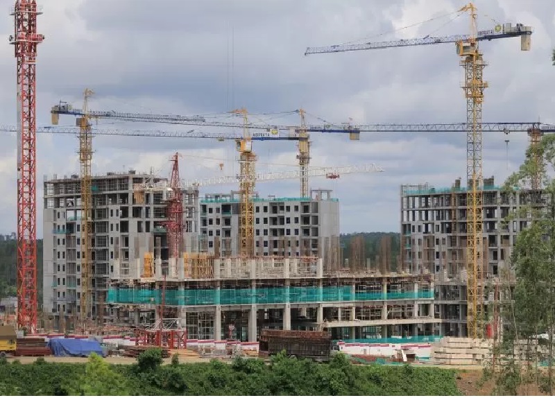 Pembangunan jalan, gedung kementerian dan rusun di KIPP IKN dipotret Kaltim Post, Selasa (28/5) lalu, terus dikebut penyelesaiannya agar bisa digunakan pada 17 Agustus nanti, serta bisa ditempati ASN.