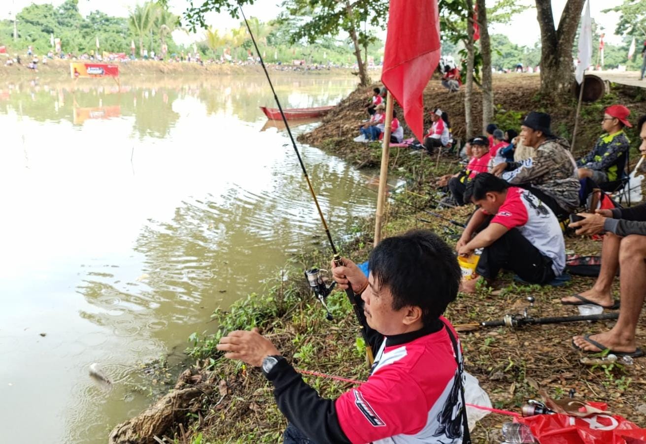 Pelaksanaan Lomba Mancing Idaman yang diinisasi Dispora Kukar (Elmo/Prokal.co)