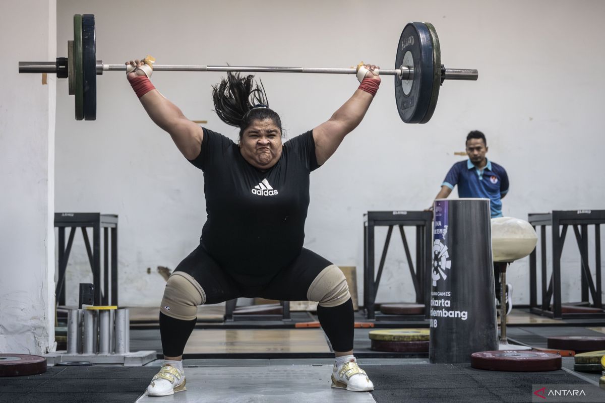 POTENSI MEDALI: Nurul Akmal jadi andalan Indonesia di cabor angkat besi.