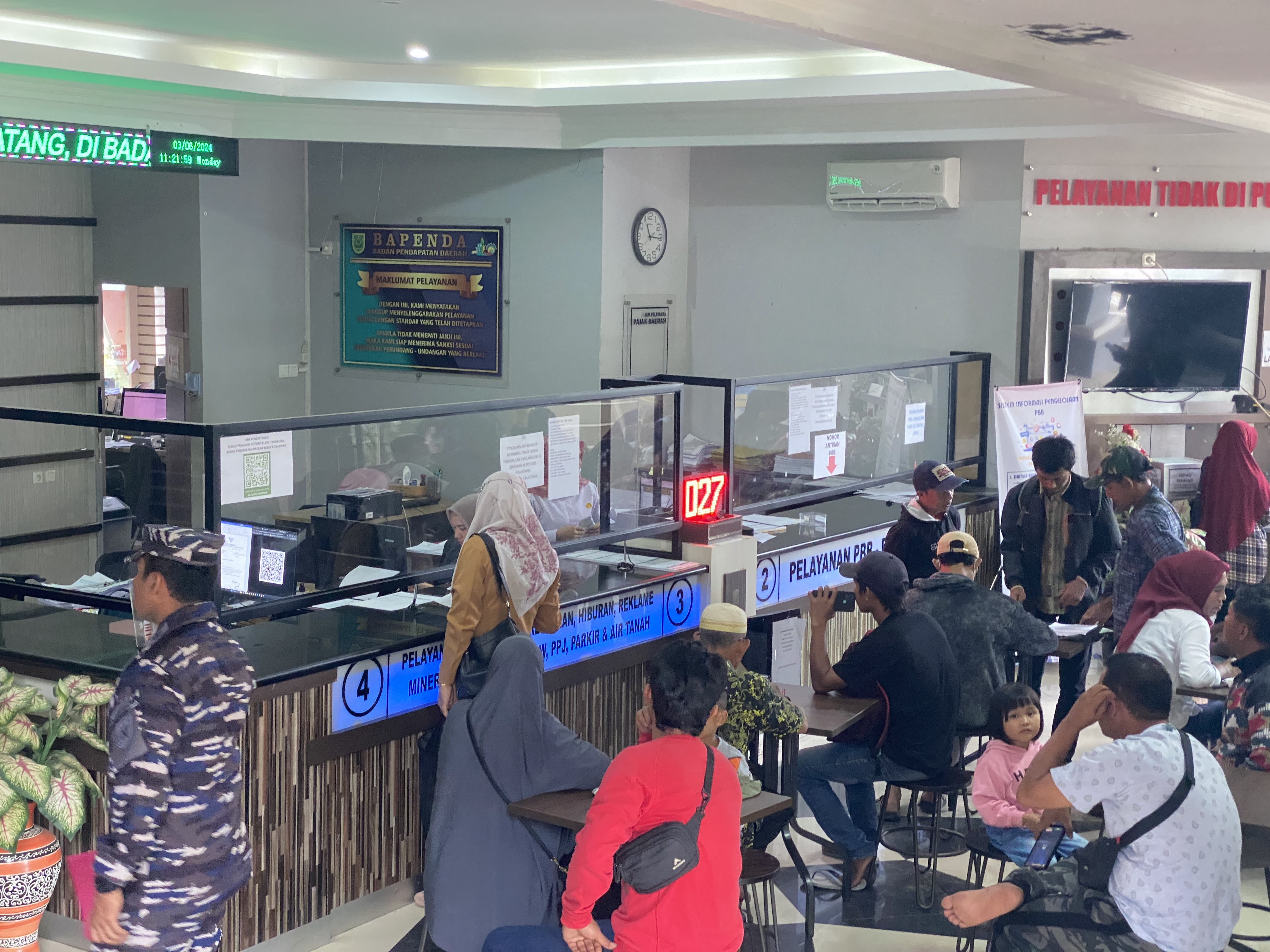 KINERJA PENERIMAAN : Pada triwulan I tahun 2024 realisasi pajak daerah sebesar Rp 18,4 miliar, sedangkan realisasi retribusi Rp 24,1 miliar.&nbsp;