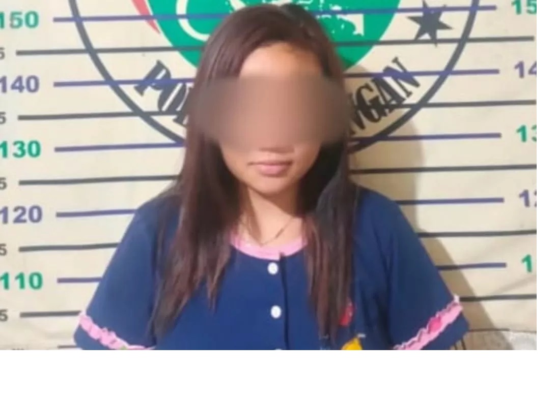 Seorang janda diciduk Polres Balangan di halaman rumahnya di Desa Pudak, Kecamatan Awayan, Balangan. (Foto: Polres Balangan for Radar Banjarmasin)