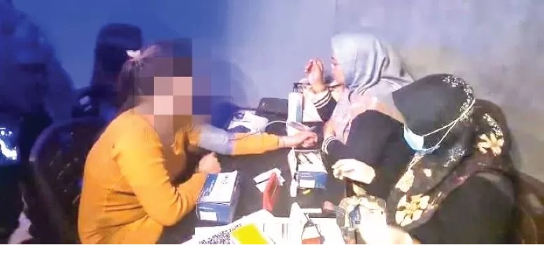 Sembilan kafe yang beridir di tepi Jalan Kapten Sudiono, Sambutan, disasar petugas dari Satpol PP, puskesmas dan pihak kelurahan setempat.