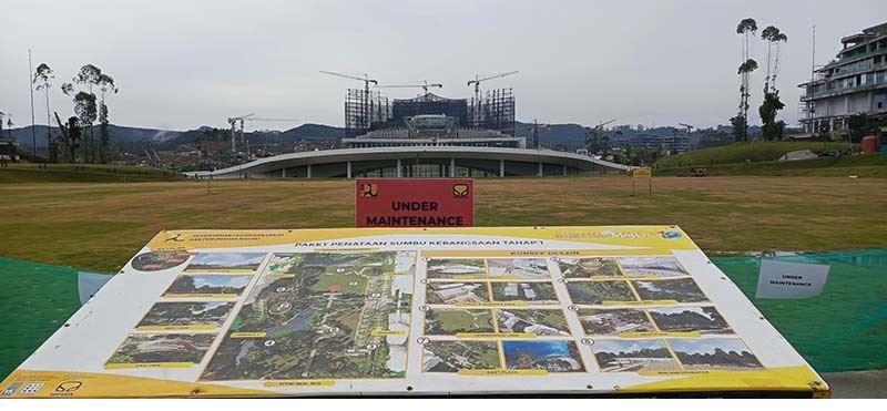INFRASTRUKTUR: Progres pembangunan istana negara dan lapangan upacara IKN dipotret dari kawasan Plaza Seremoni, Minggu (26/5/2024) lalu. Istana negara dan lapangan upacara ditargetkan rampung Agustus.