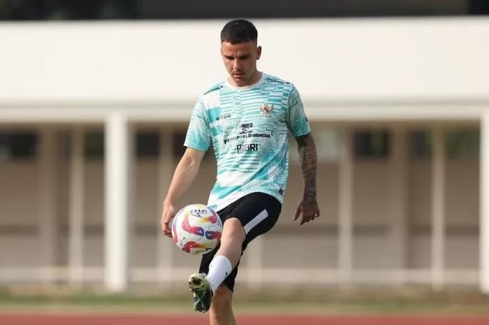 BARU: Timnas Indonesia ketambahan amunisi baru jelang laga kontra Filipina pada Kualifikasi Piala Dunia 2026 yaitu Calvin Verdonk. (Instagram Calvin Verdonk)