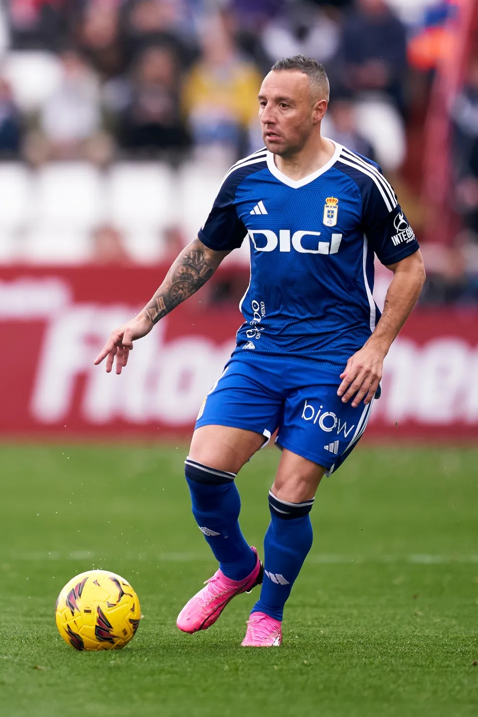 TUGAS BESAR: Santi Cazorla berambisi bisa membawa timnya, Real Oviedo untuk bisa promosi ke La Liga musim depan.