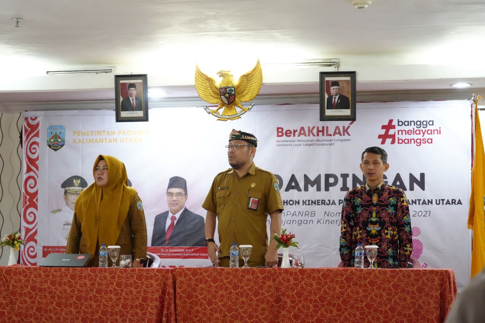 PENDAMPINGAN : Asisten bidang Administrasi Umum Setda Provinsi Kaltara, Pollymaart Sijabat, SKM, M.A.P mengikuti Pendampingan Pohon Kinerja dan Cascading di Tarakan, Selasa (11/6).