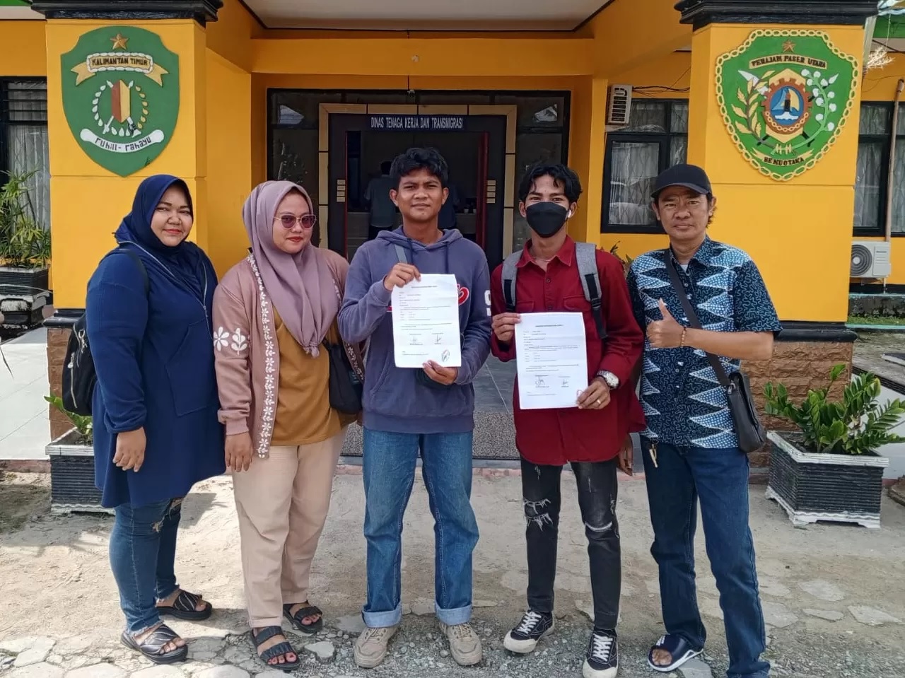 MENGADU: Perwakilan 17 mantan karyawan yang mengadu ke Disnakertrans PPU tentang gaji yang belum mereka terima selama tiga bulan. (IST)