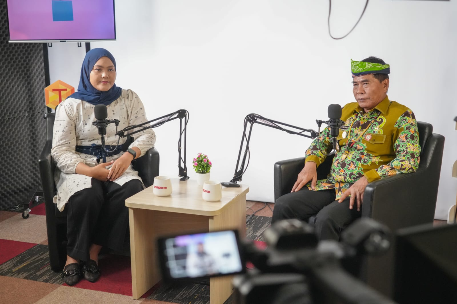 Zainal A Paliwang (kanan)