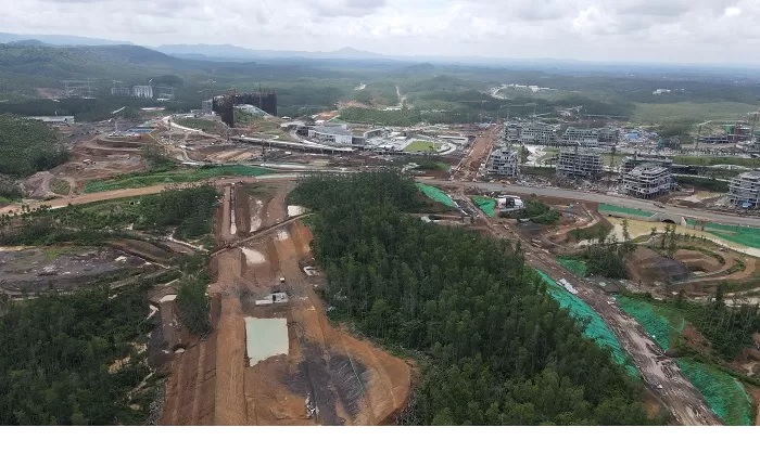 Pembangunan KIPP IKN yang di dalamnya berdiri istana negara, lapangan upacara, kantor kementerian koordinator, dan rumah tapak jabatan menteri. (FUAD MUHAMMAD/KALTIM POST)