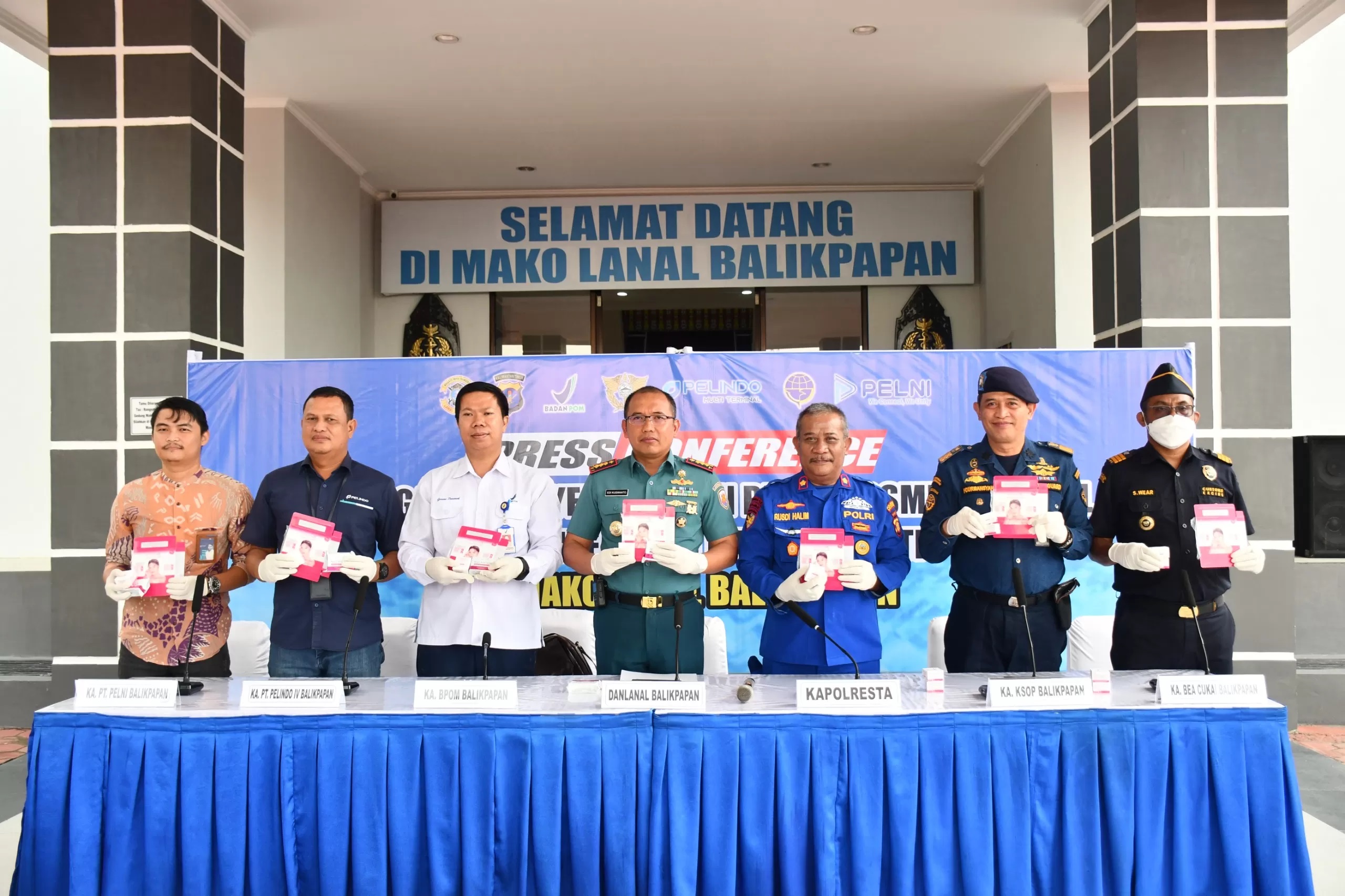 Pengungkapan ini berkat operasi gabungan yang melibatkan Tim SFQR Lanal Balikpapan, Polres Balikpapan, BPOM Balikpapan, Bea Cukai Balikpapan, Pelindo IV Balikpapan, KSOP Kelas I Balikpapan, dan Pelni