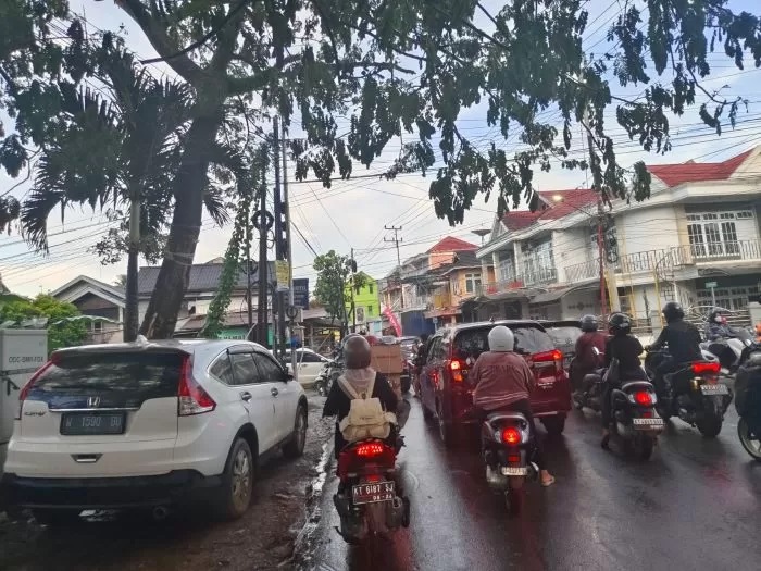 CARI SOLUSI, Dishub Samarinda berencana melakukan rekayasa lalu lintas untuk mengurai kemacetan di sekitar simpang Jalan KS Tubun-Jalan Siradj Salman yang kerap terjadi.